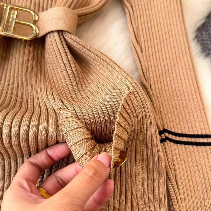 O Vestido Longo de Inverno com Manga Longa Serena foi criado para mulheres que desejam unir elegância e conforto em uma única peça.