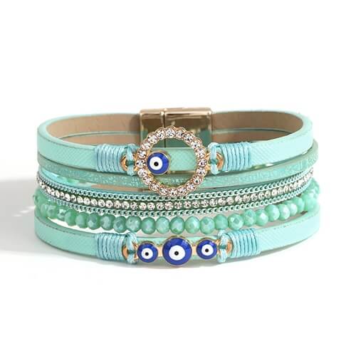Joias de olho grego não podem faltar. Se você curte uma joia com estilo e para usar em qualquer ocasião, essa pulseira é perfeita.