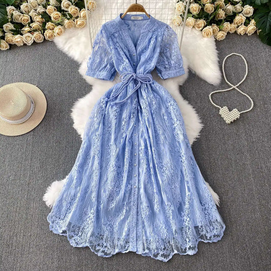 O Vestido Pérola foi pensado para mulheres modernas que valorizam peças de qualidade, com acabamento impecável e um visual marcante.