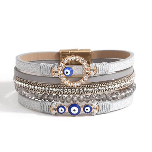 Joias de olho grego não podem faltar. Se você curte uma joia com estilo e para usar em qualquer ocasião, essa pulseira é perfeita. 