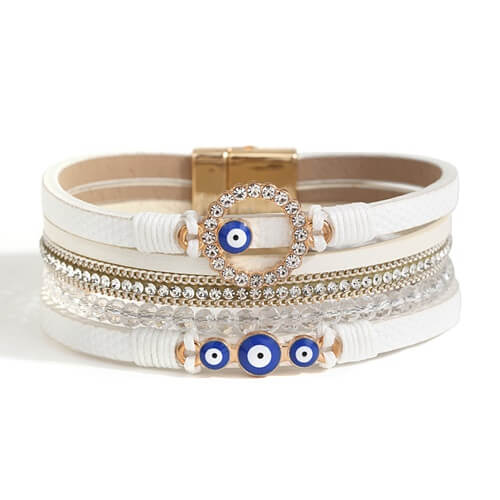 Joias de olho grego não podem faltar. Se você curte uma joia com estilo e para usar em qualquer ocasião, essa pulseira é perfeita. 