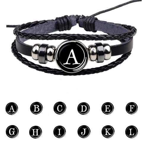 Pulseira de couro com letra inicial do nome A - Venha conferir em nosso site