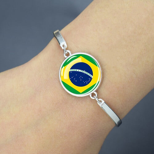 Organize sua torcida e vem para nobrelo têm pulseiras do Brasil para copa do mundo.