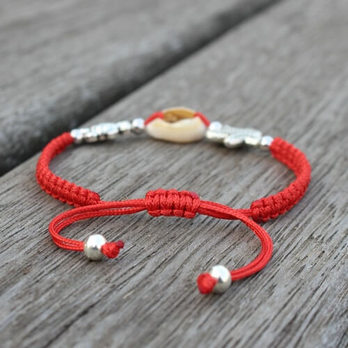 Pulseira estilo praia, cores que combina com o seu biquíni. Cor da Pulseira Vermelho